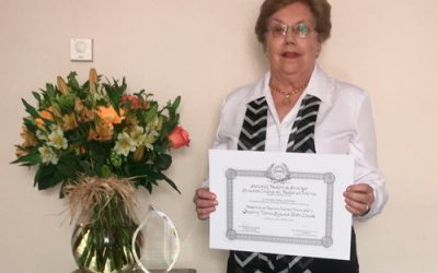La Dra. María Eugenia Pinto es reconocida por la Sociedad Médica de Santiago como la primera Maestra de la Medicina Interna Chilena